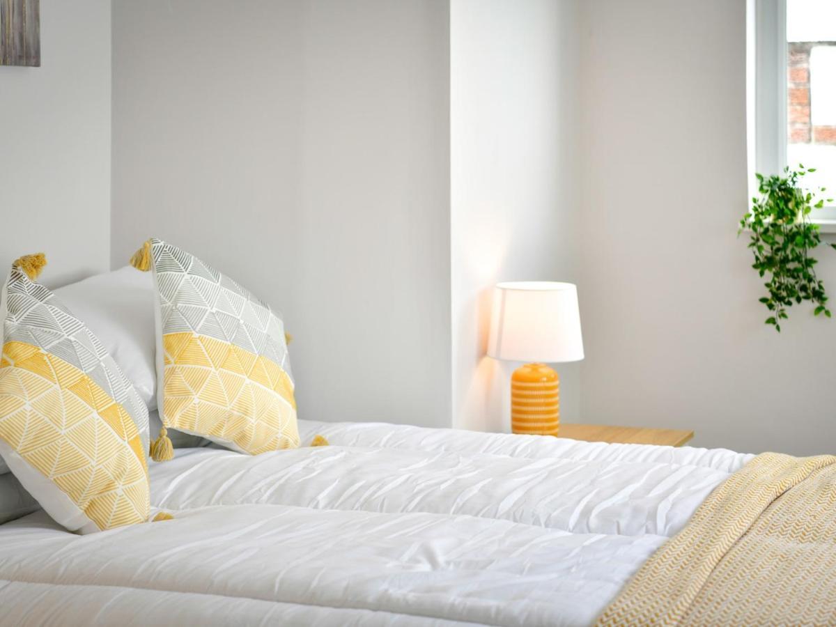 Pass The Keys Newly Refurbished Modern Bungalow - Pets Welcome Villa สวอนซี ภายนอก รูปภาพ