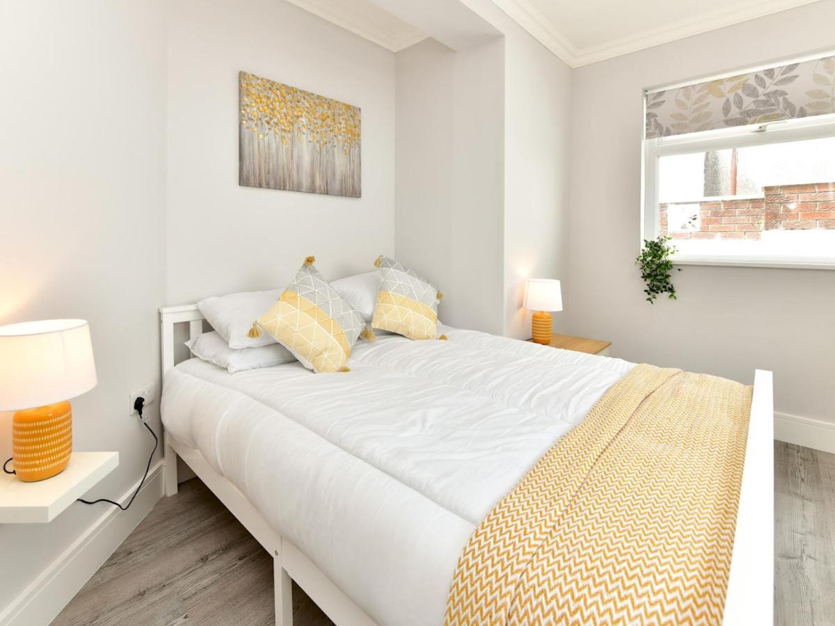 Pass The Keys Newly Refurbished Modern Bungalow - Pets Welcome Villa สวอนซี ภายนอก รูปภาพ