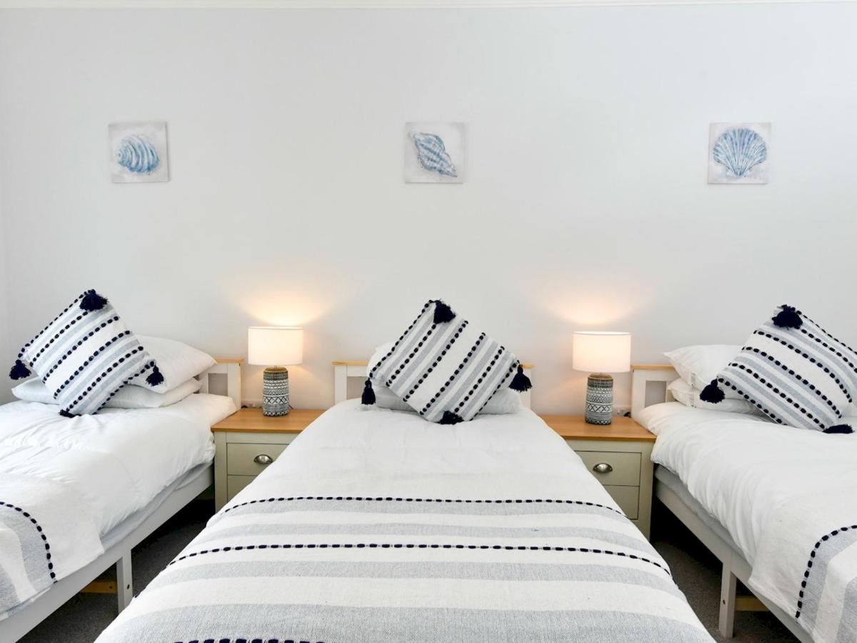 Pass The Keys Newly Refurbished Modern Bungalow - Pets Welcome Villa สวอนซี ภายนอก รูปภาพ